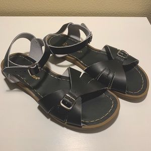 SaltWater Sandals Black Size 6 (fits W 7-7.5) VGUC